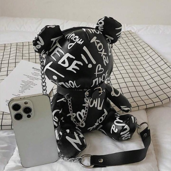GRAFFITI TEDDY BEAR CROSSBODY - Picture 8 of 8
